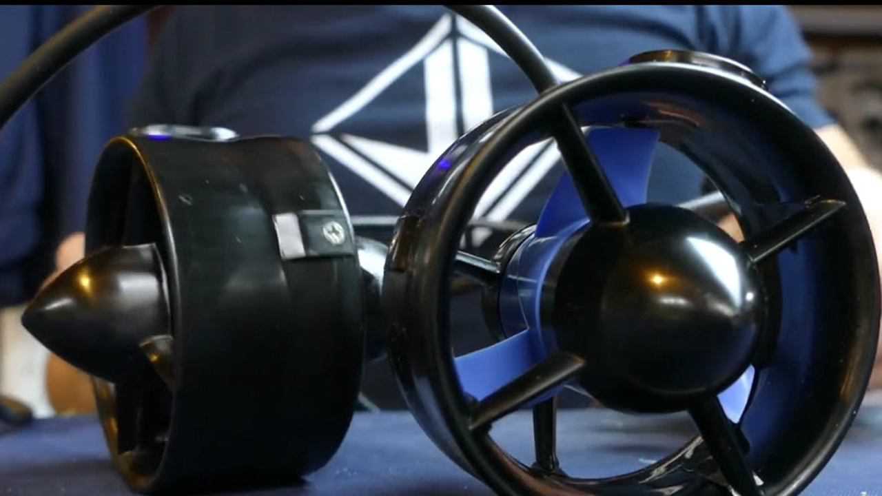 小哥自制水下推进器效果比买的还好看完原理瞬间明白