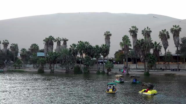 Huacachina,Desert,Oasis,Peru,in,4