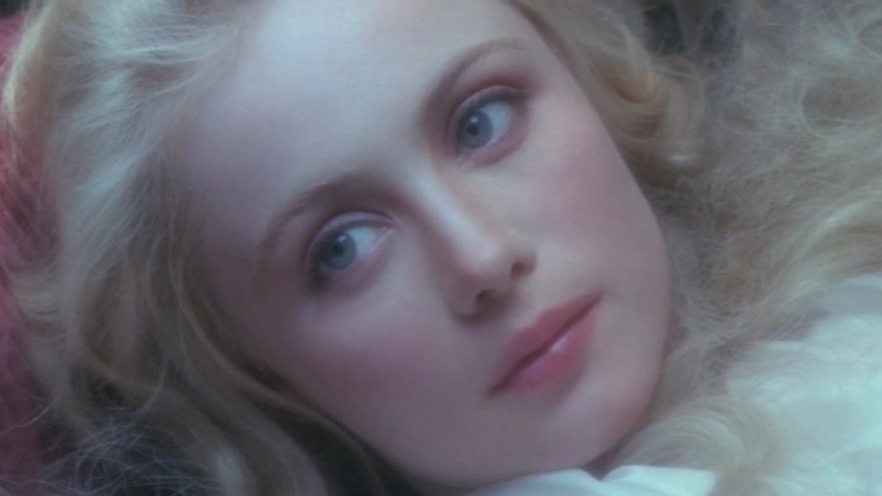 几分钟看完电影《天使在人间》,1987年的影片,女主美得让人窒息