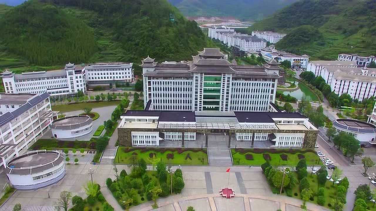 航拍凯里学院,有贵州最美的大学校园!
