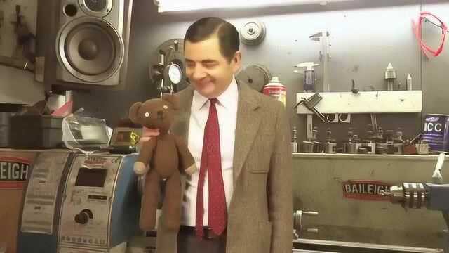 体验Mr Beans RC扶手椅,我们还请来了憨豆先生