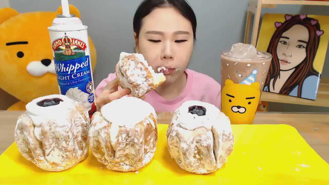 美味食堂开吃啦,这吃货胃口真好,满满的热量