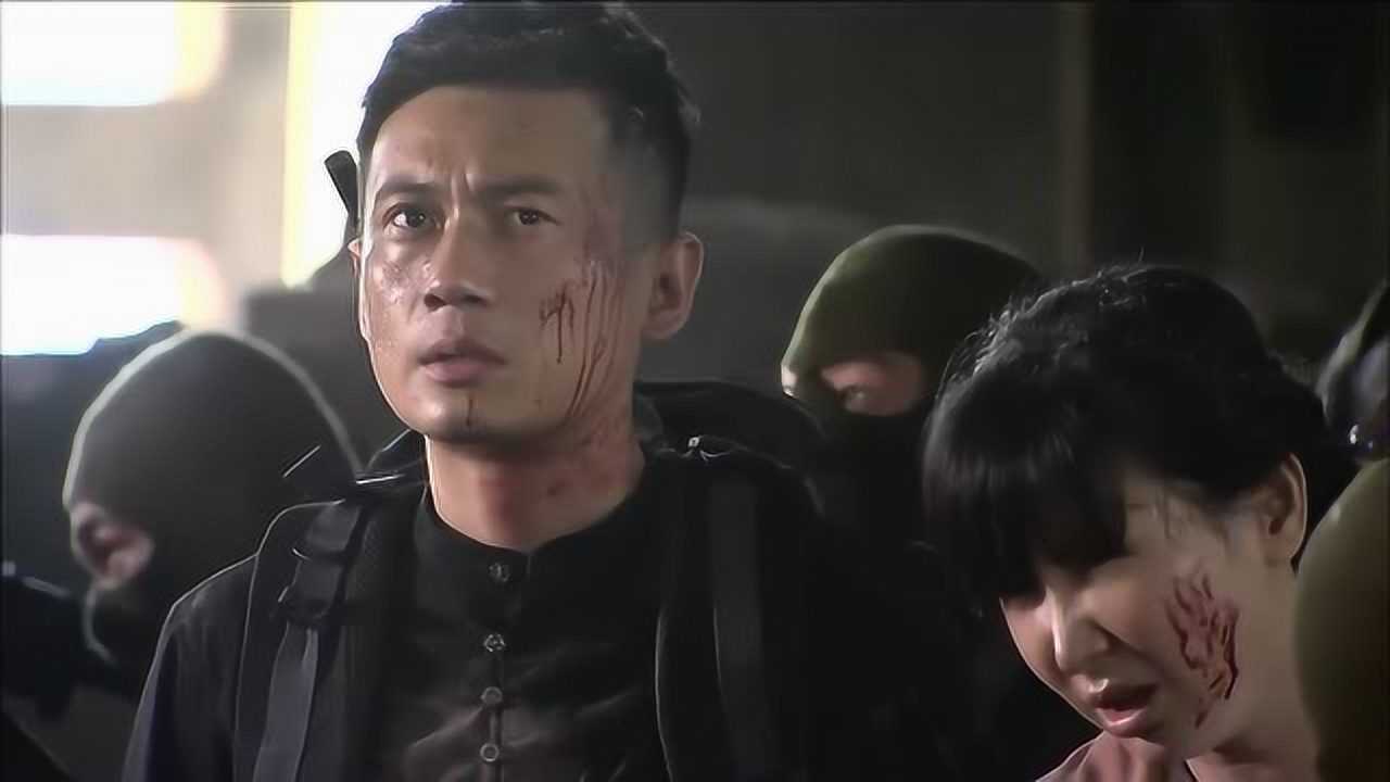 特种兵之火凤凰逃跑途中遭遇阻击黑猫大怒杀张总