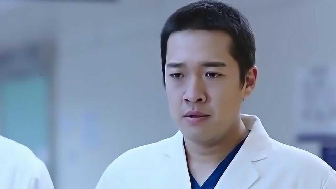 急诊科医生,尽管何建一尽最大的努力,但是还是没能挽救他的生命