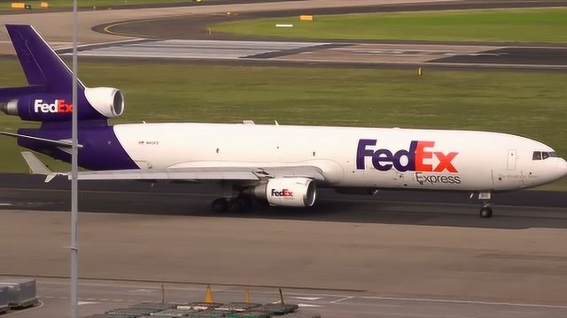 Fed Ex联邦快递航空MD 11飞机起飞,悉尼国际机场