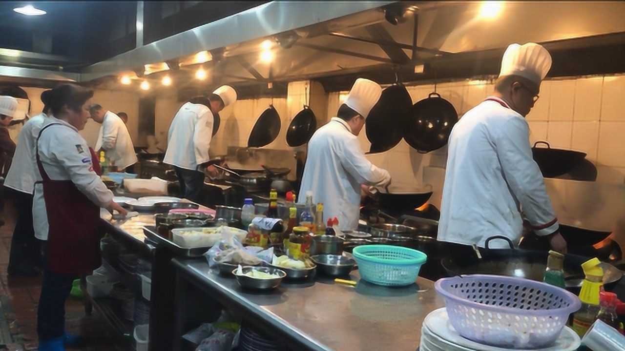 超小厨带你探秘酒店后厨,看月薪10000元的大厨做菜究竟怎么样?