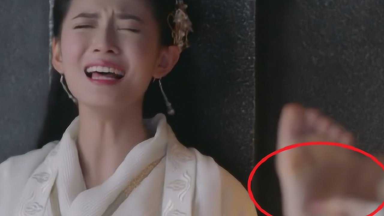 倚天屠龙记张无忌挠赵敏脚心一个细节暴露陈钰琪没用替身