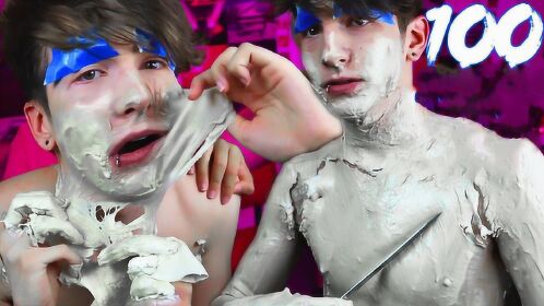 小伙全身涂满100层乳胶,想揭掉一层人皮?看得我直起鸡皮疙瘩!