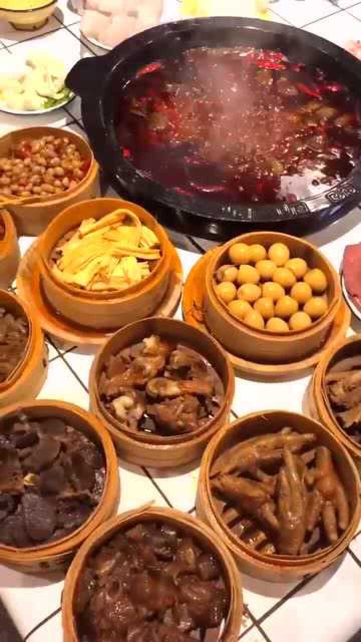 重庆火锅的一种新形式将火锅与卤菜融合到了极致的卤火锅好吃