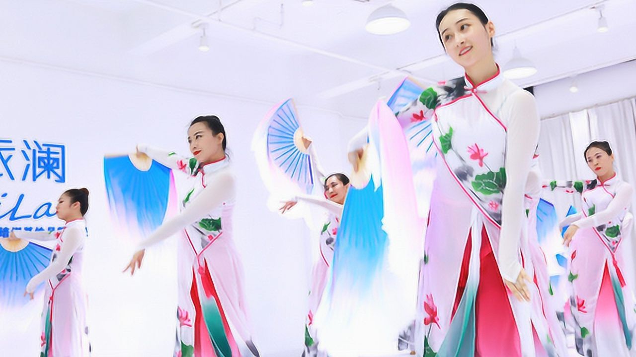 派澜原创编舞中国古典舞绸扇版扇舞丹青晚会团体舞蹈推荐作品