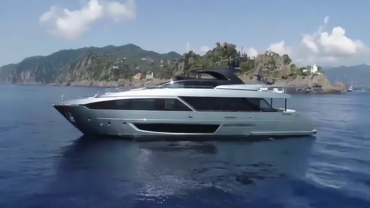 游艇中的劳斯莱斯,丽娃新旗舰riva 110一起快活吧