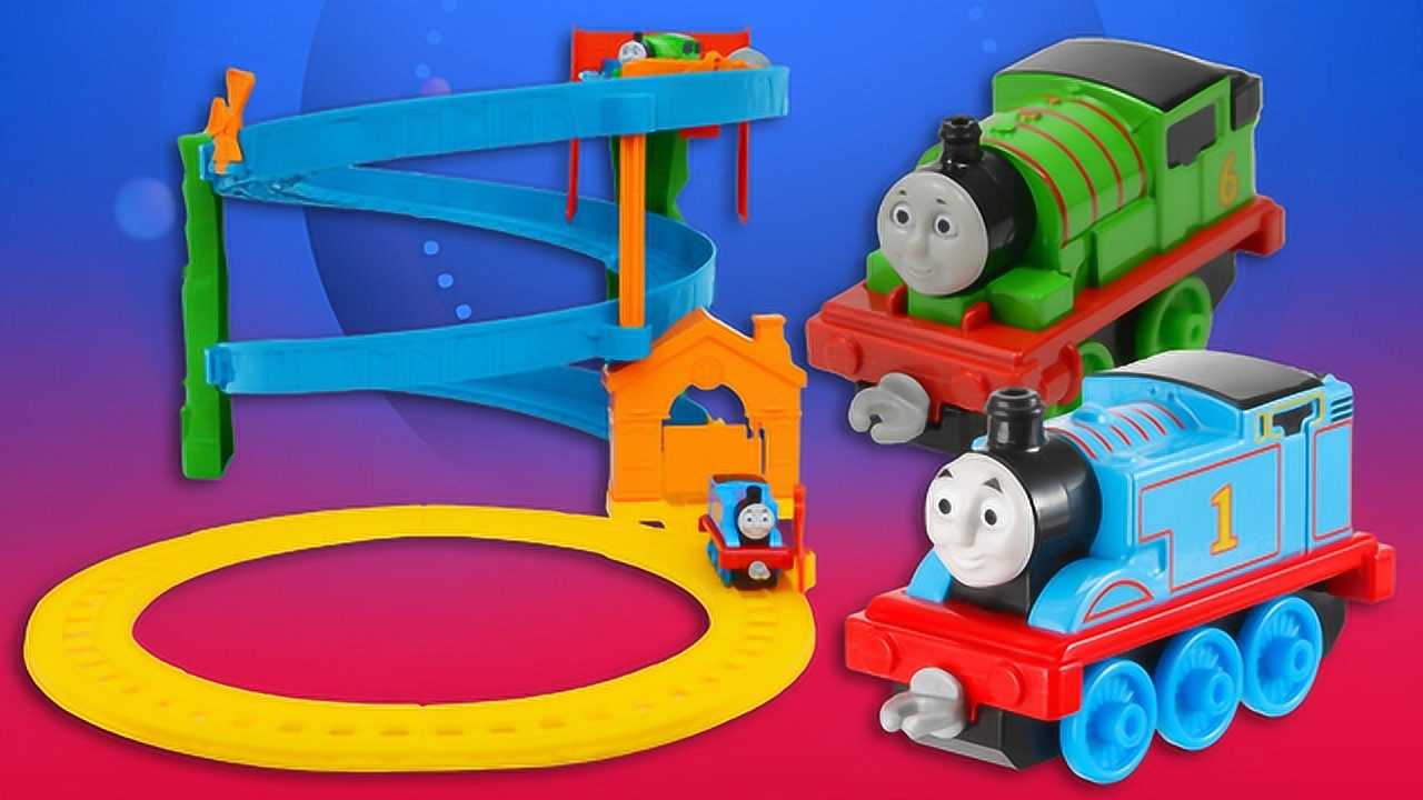 托马斯和培西的旋转赛道比赛!