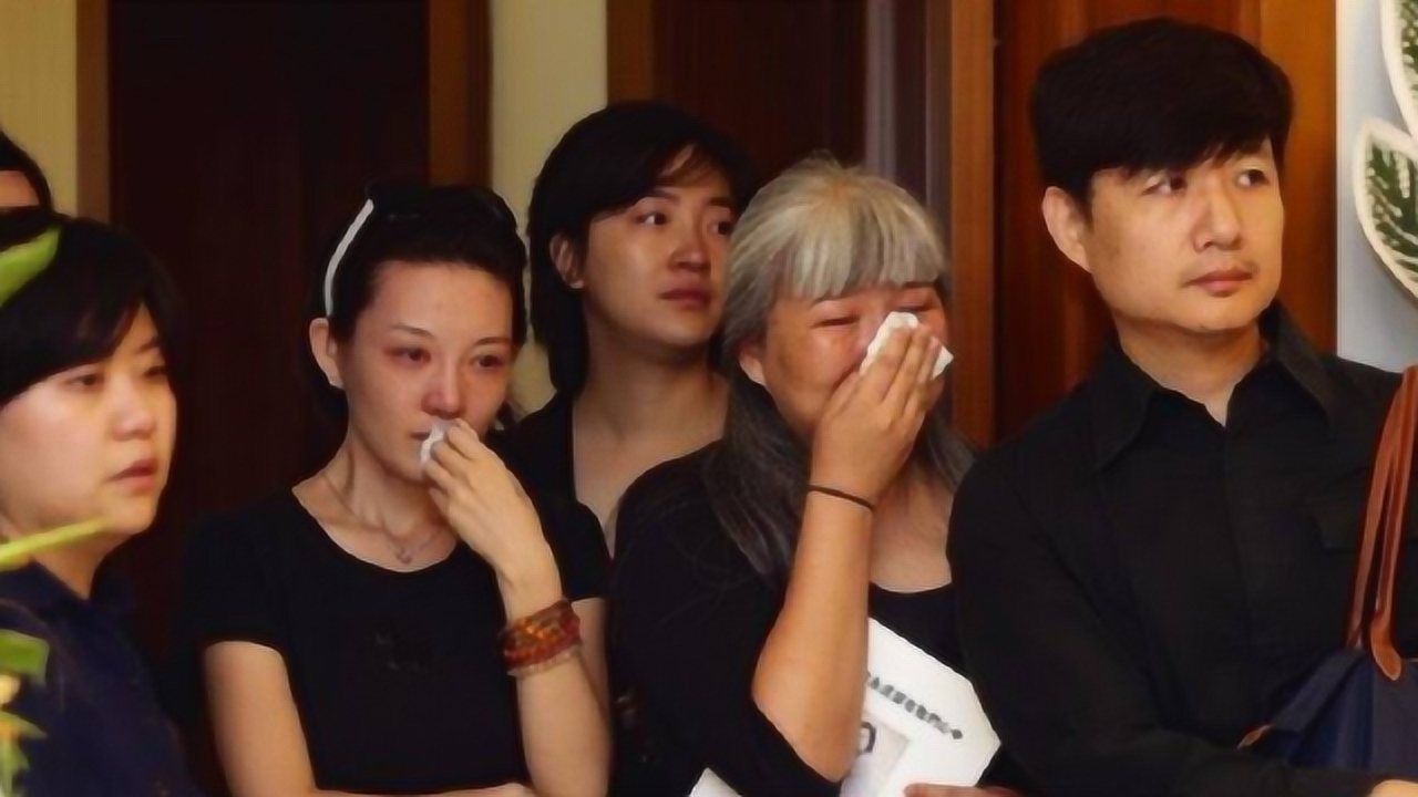 2019又传不幸歌手杨阳因抑郁自杀从老丈人26楼跳楼身亡