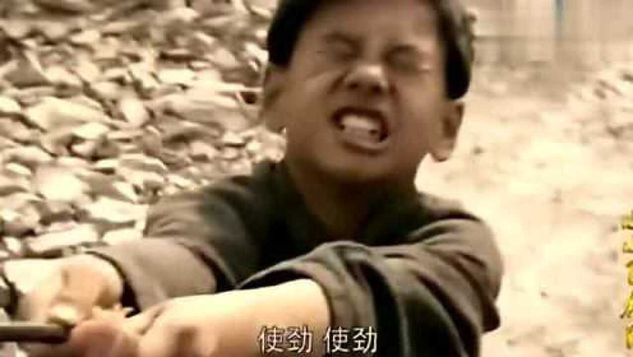 日本小孩光腚功真厉害，可是碰见中国小孩的鞭子就惨了！_高清