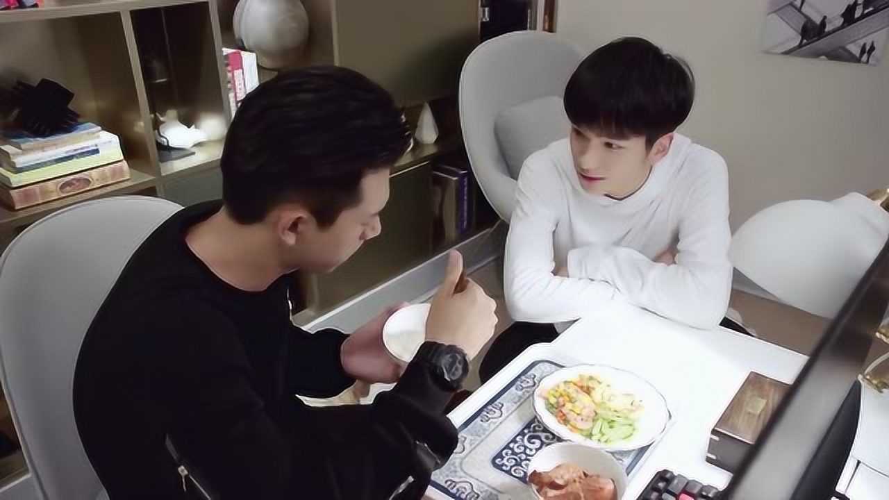 戴风在韩商言家过年给老大送饭