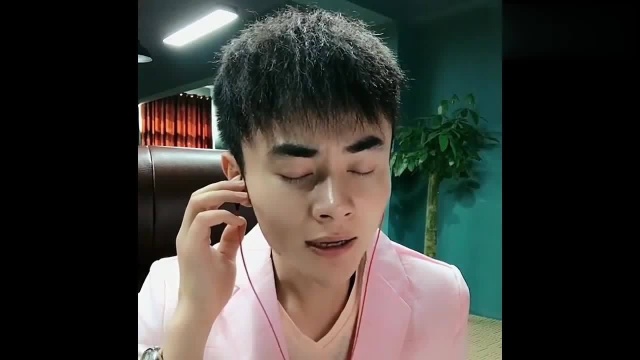 山东小鲜肉王玉东,唱的一首《窗外》,简直太美妙了!