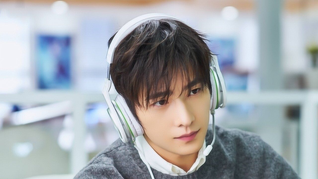 前方高燃张钰琪带你见证电竞大神登顶之路杨洋演的叶修超帅