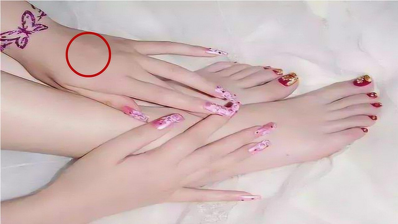 女人"手瘦露筋"的命相,是天生勤劳命,很多人都看错了!