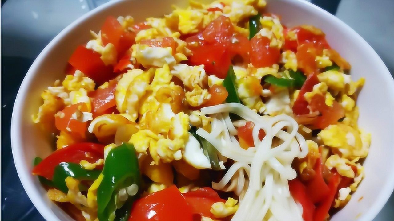 厨师长分享西红柿鸡蛋捞面条做法接地气的家常饭这次面条熟了