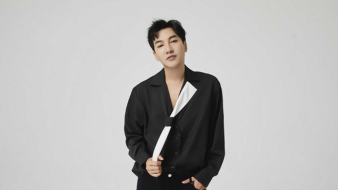 袁奇峰再次变身游乐王子与粉丝热情互动还是童年的感觉