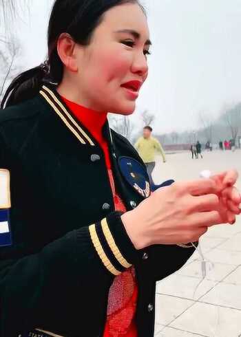 美女丹丹开直播,她是谁心中的女神,快听听吧