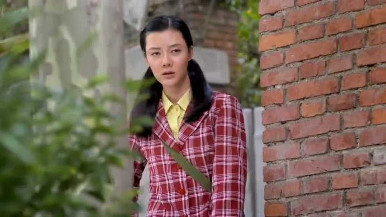 满仓进城女儿回家却不敢进门母亲买菜回来心有所感不住张望