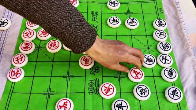 红棋弃马上兵杀炮杀马绝杀,黑棋弃车杀士马将军反绝杀,佩服