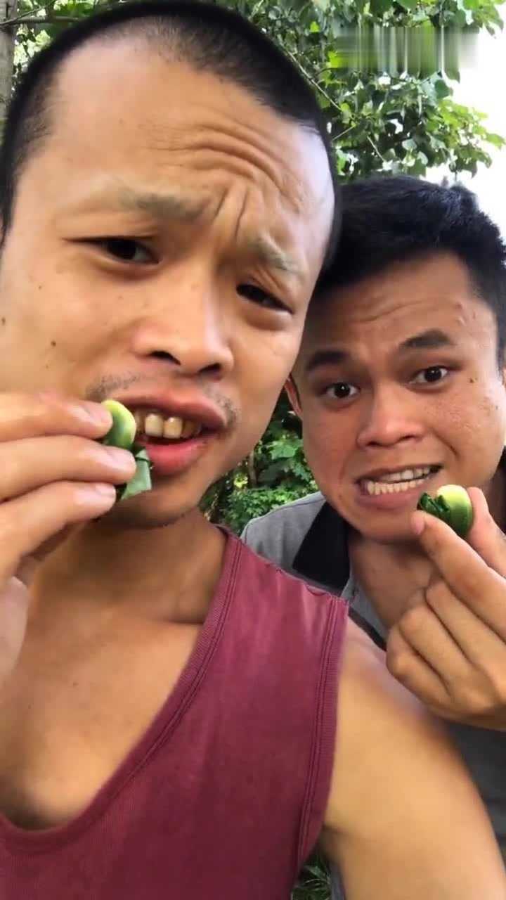 槟榔男神出门在外吃槟榔