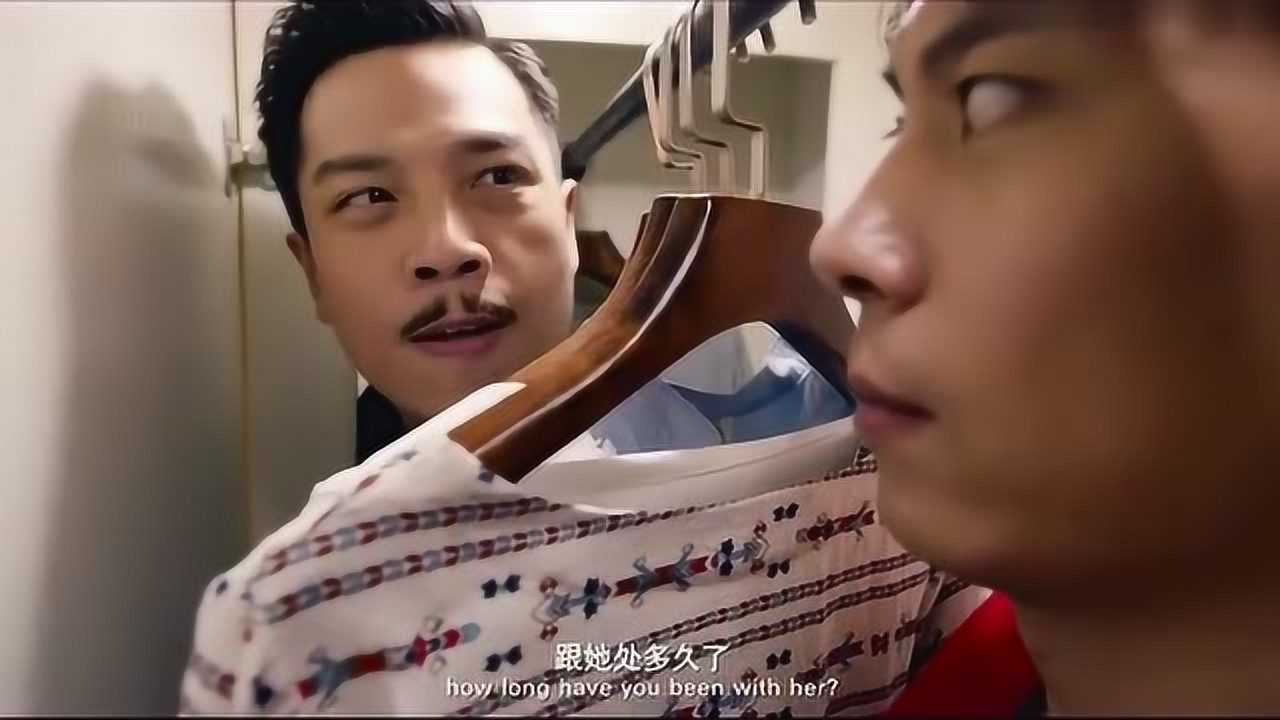 羞羞的铁拳马小男朋友来了艾迪生把藏在柜子里的上司给推出去了