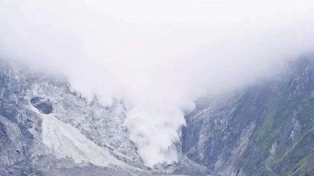 快讯!川藏线突发雪崩,武警部队紧急出动已抢通道路