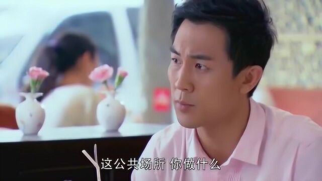 男女在公共场合激吻,难舍难离