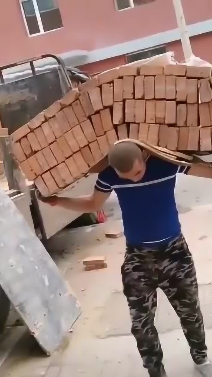 朋友发给我老公干活,眼前一幕,我的眼泪都快流出来了_腾讯视频