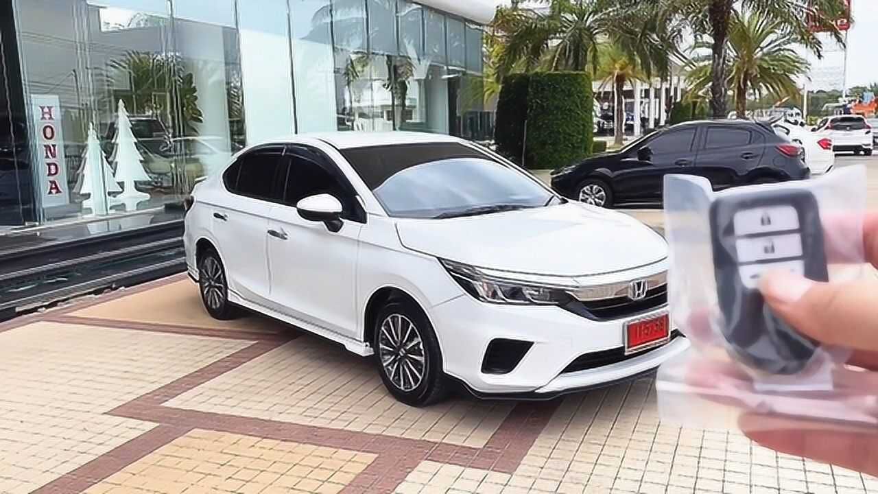 2020款本田锋范抢先实拍,按下钥匙看到内饰,才知道啥叫改变