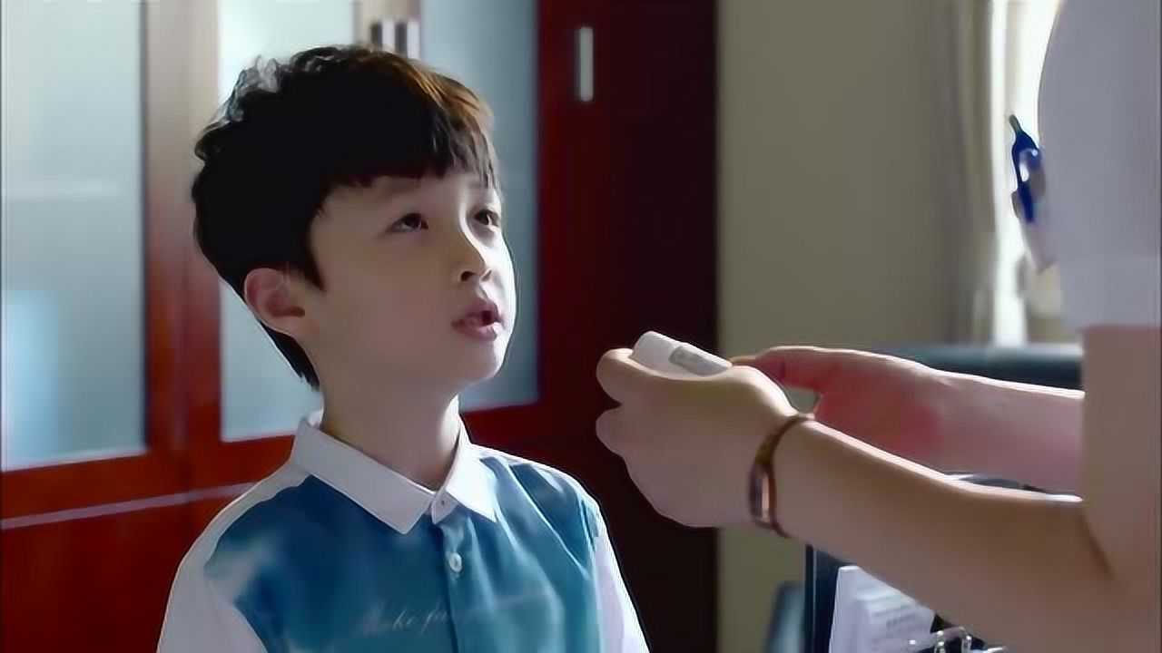 淘气爷孙:孙子捡了一瓶药当糖豆给吃了!结果一看坏了:妇科药