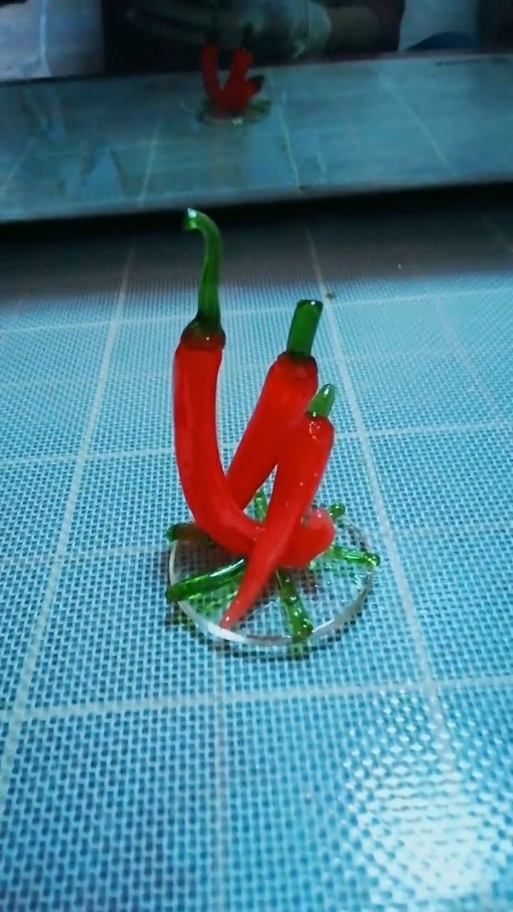 纯手工做的红色小辣椒,感觉和真的太像了