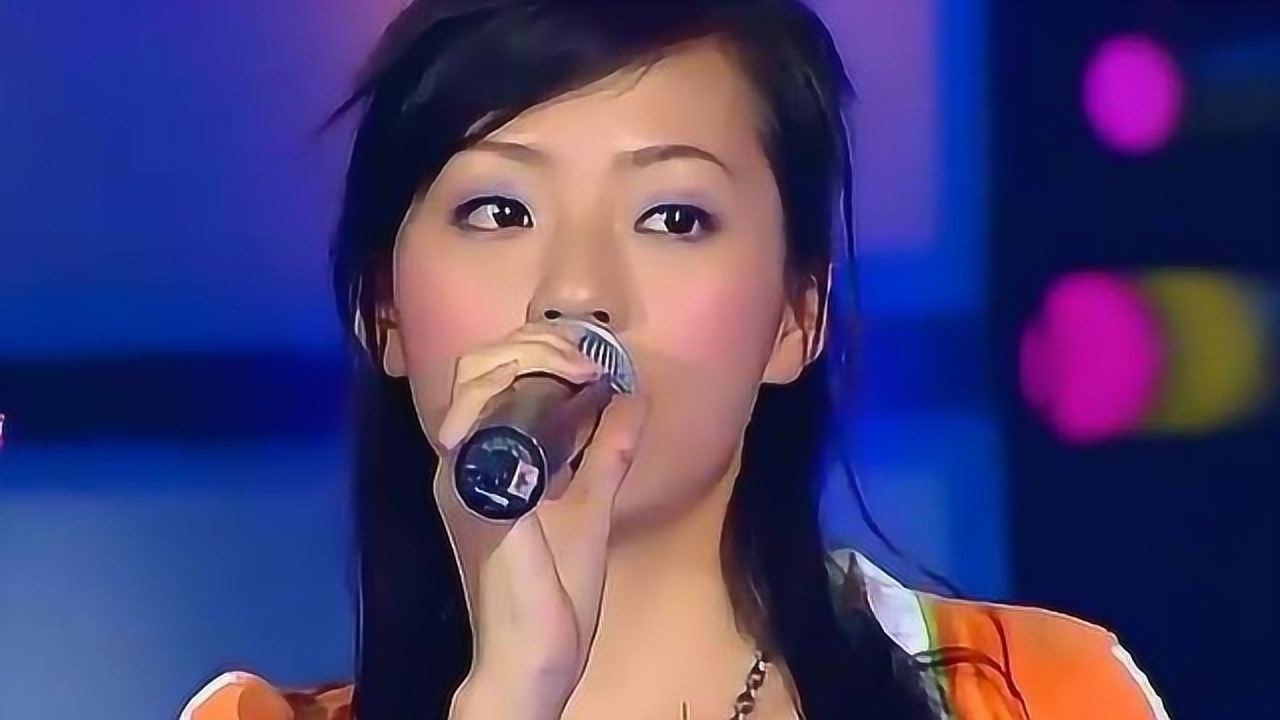 超级女声:张靓颖比赛唱的太好听,台下一片尖叫,真是人美歌甜!