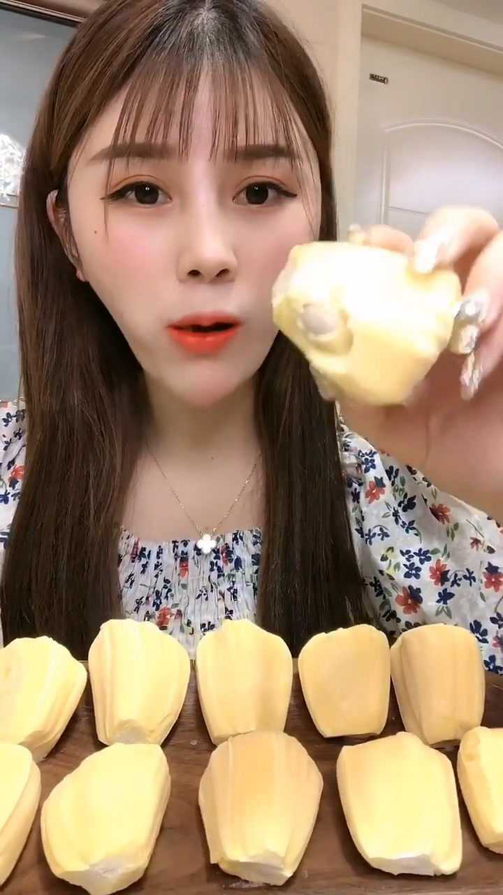 冻菠萝蜜吧,非常的酸爽!