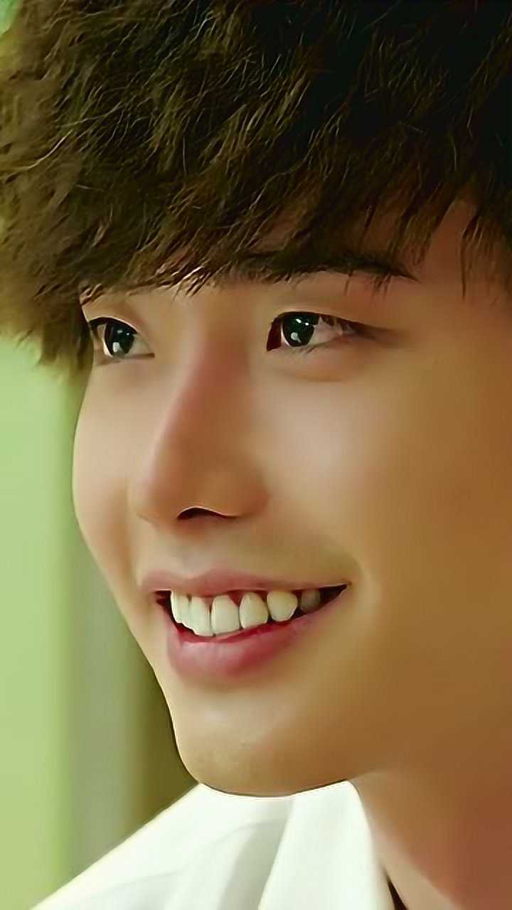 李钟硕:好久没有看到二硕的放电的眼睛了!