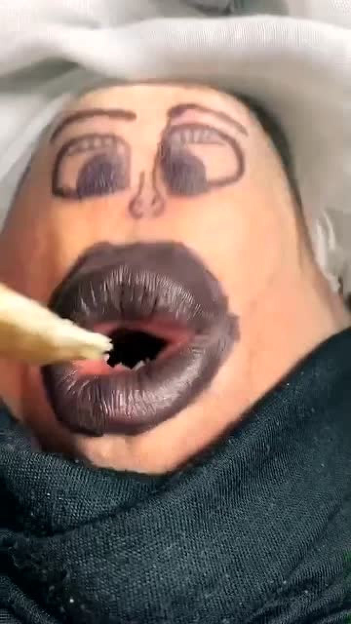 有看懂的吗?大黑嘴唇太性感了!