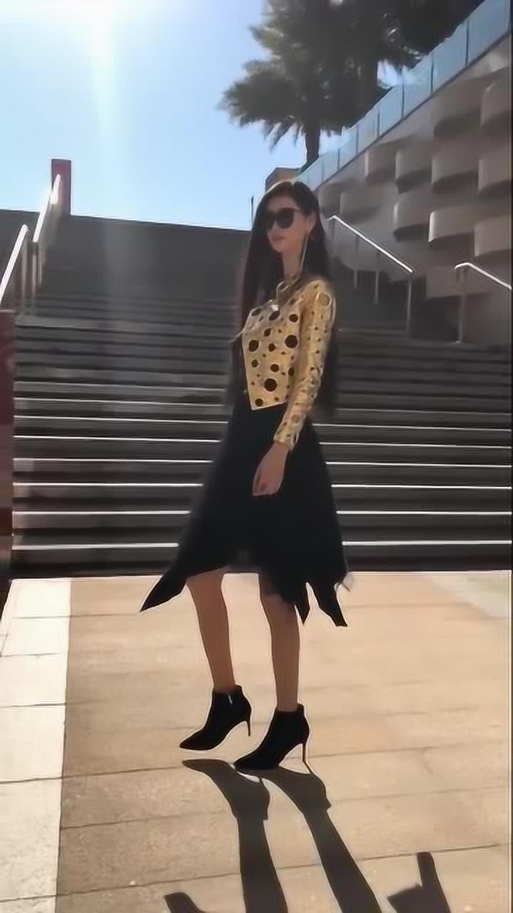 2米高的女巨人再穿一双10厘米的高跟鞋下一秒还让别人活吗