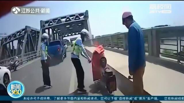 电动车自燃怎么办?交警“教科书”救援:这样灭火“姿势”才正确