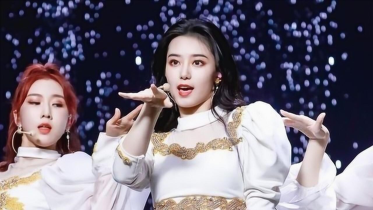 徐艺洋挑战自我river绝美舞台酷飒唱跳沾水甩头发获撑腰