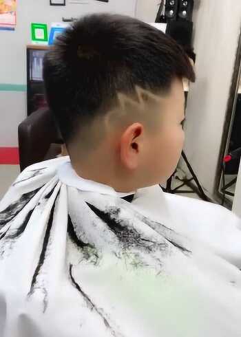 男宝宝瓜子发型加刻痕,就是这么潮