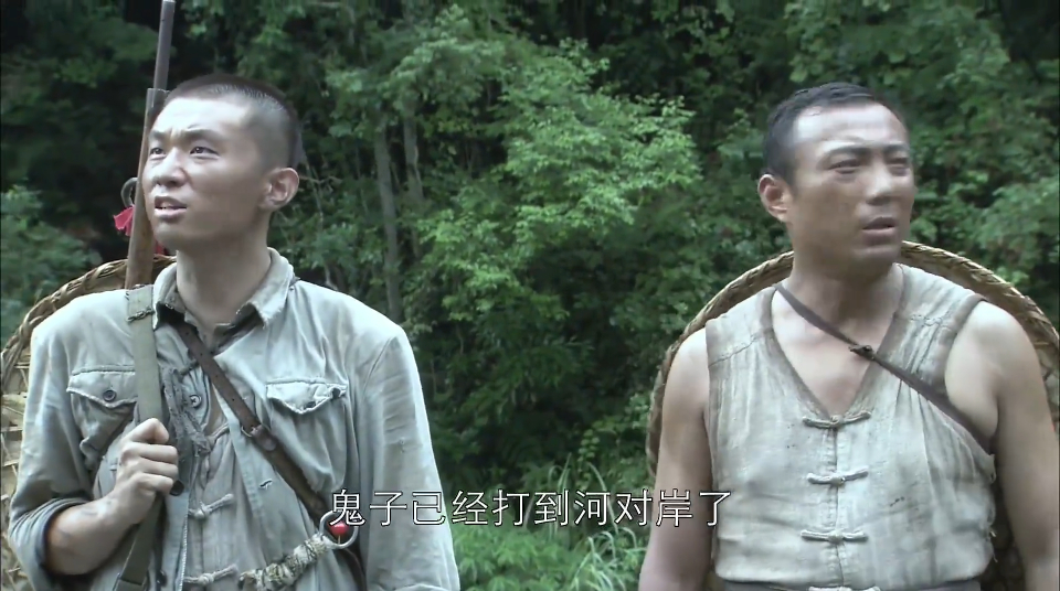 国军被鬼子追击,直接被败退溃不成军,结果半路遇上八路大军