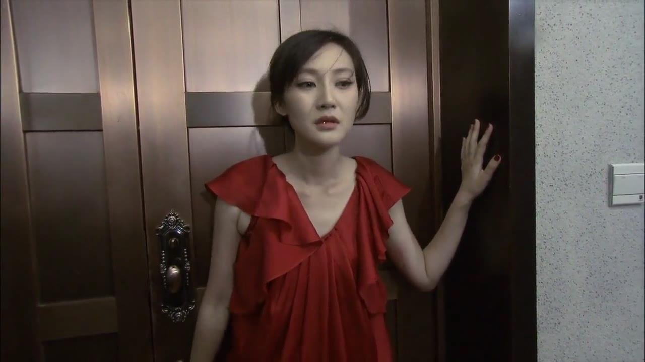 丈夫喝醉酒,竟把心机女带回家,妻子大怒直接赶狗男女出门!