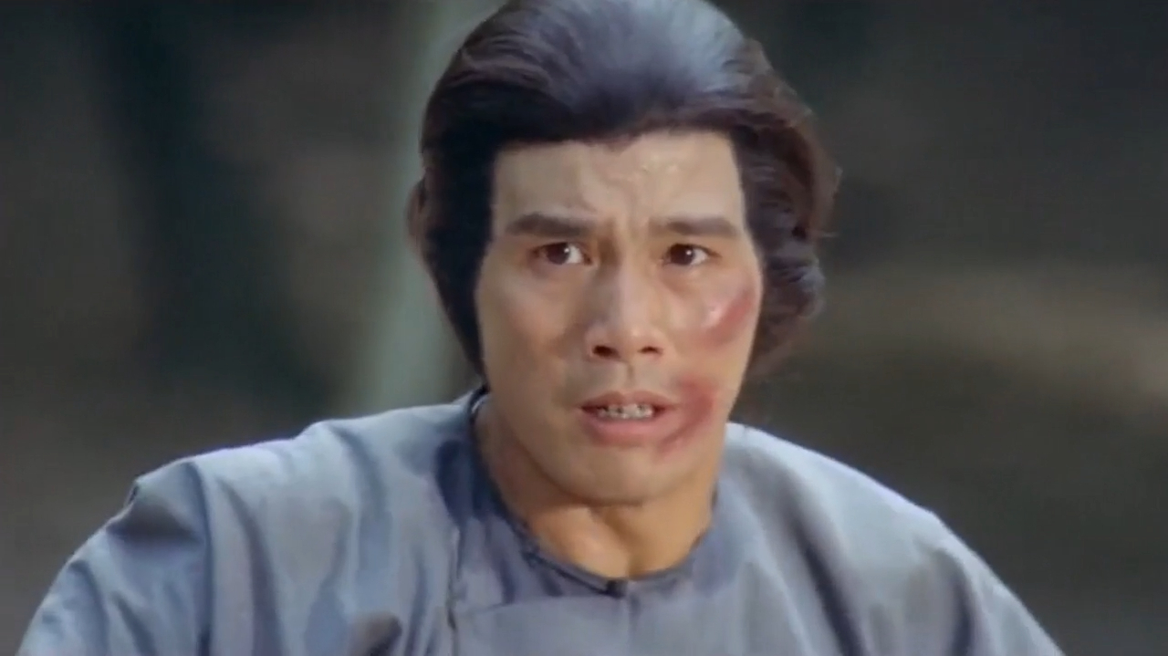 刘家荣使出看家拳法,想找男子铁布衫的罩门,只可惜就是找不到