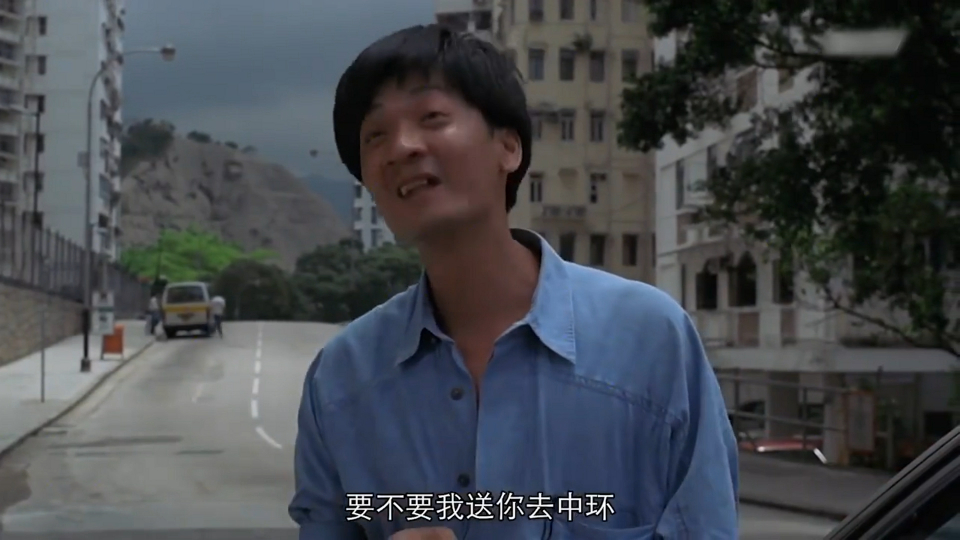 男子被冯淬帆打,打电话叫人帮忙,谁想都来看热闹