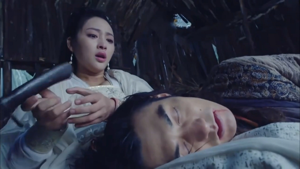 沈璧君昏迷不醒,坏人趁人之危,怎料下秒被高手杀了