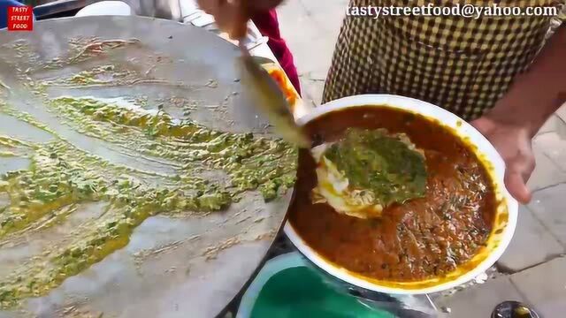 一盘黄色的糊状食物,这谁有勇气尝试?