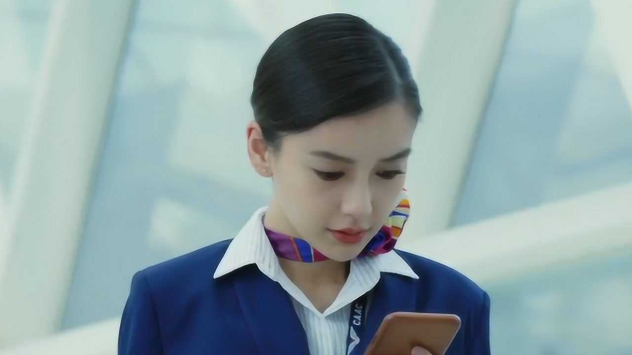 中国机长:杨颖出演最美空姐,一出场竟抢走3个女主风头,太绝了